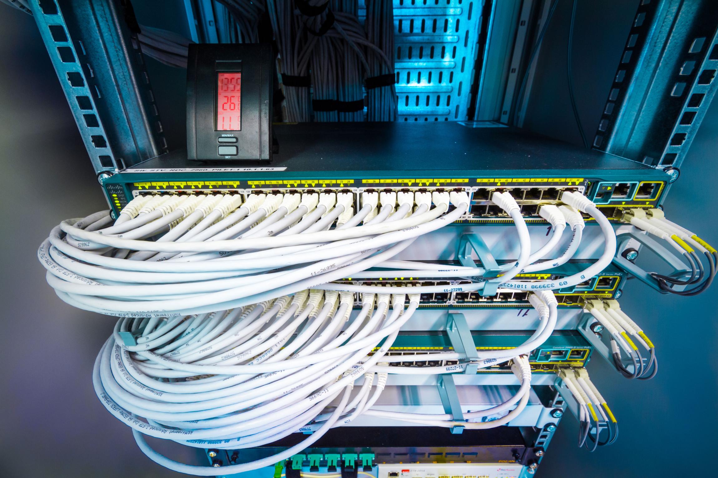 Installation de réseaux d'entreprise autour de La Rochelle - ASAP Elec